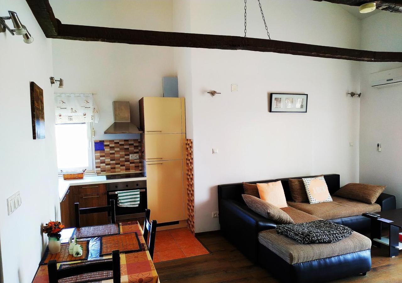 Apartments Kaic Rogač Eksteriør bilde
