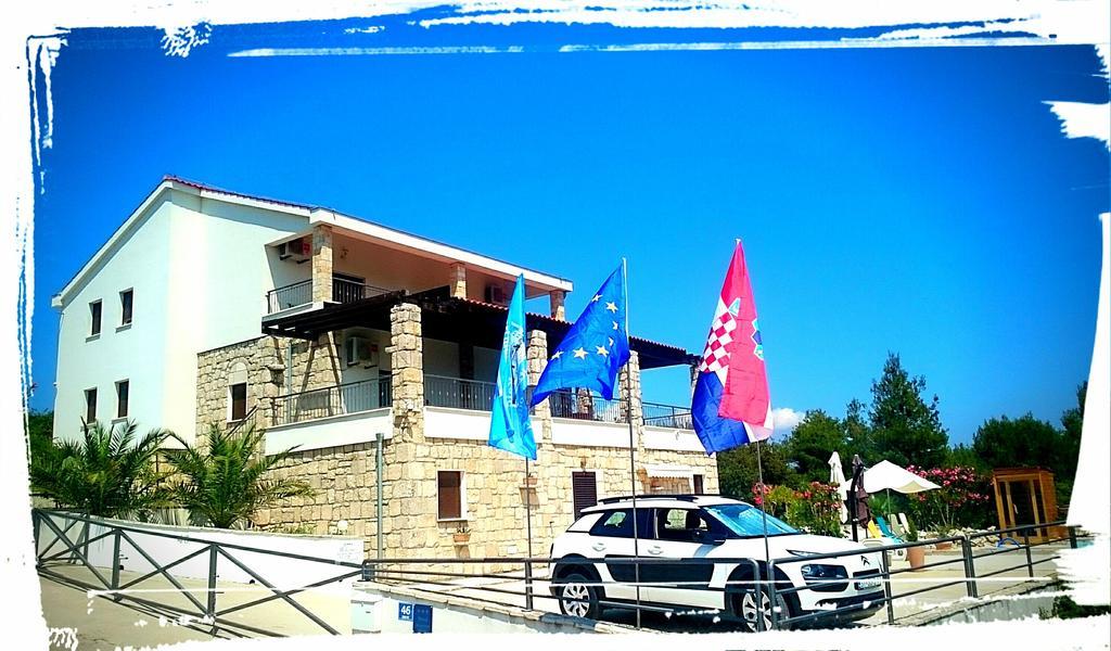 Apartments Kaic Rogač Eksteriør bilde